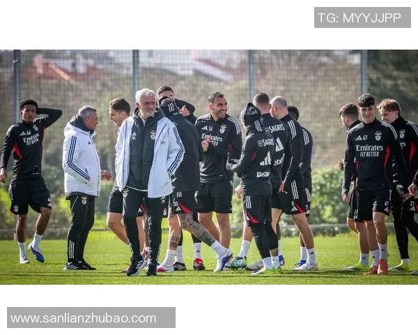 友谊赛精彩对决马竞与本菲卡战成平局引发全场热烈反响 友谊赛精彩对决马竞与本菲卡战成平局引发全场热烈反响